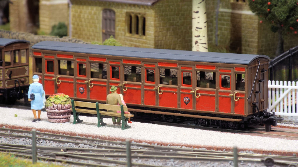 TR Carriages 17 and 18