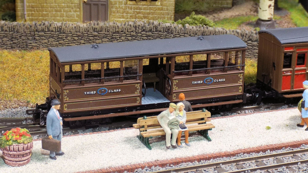TR Carriages 17 and 18