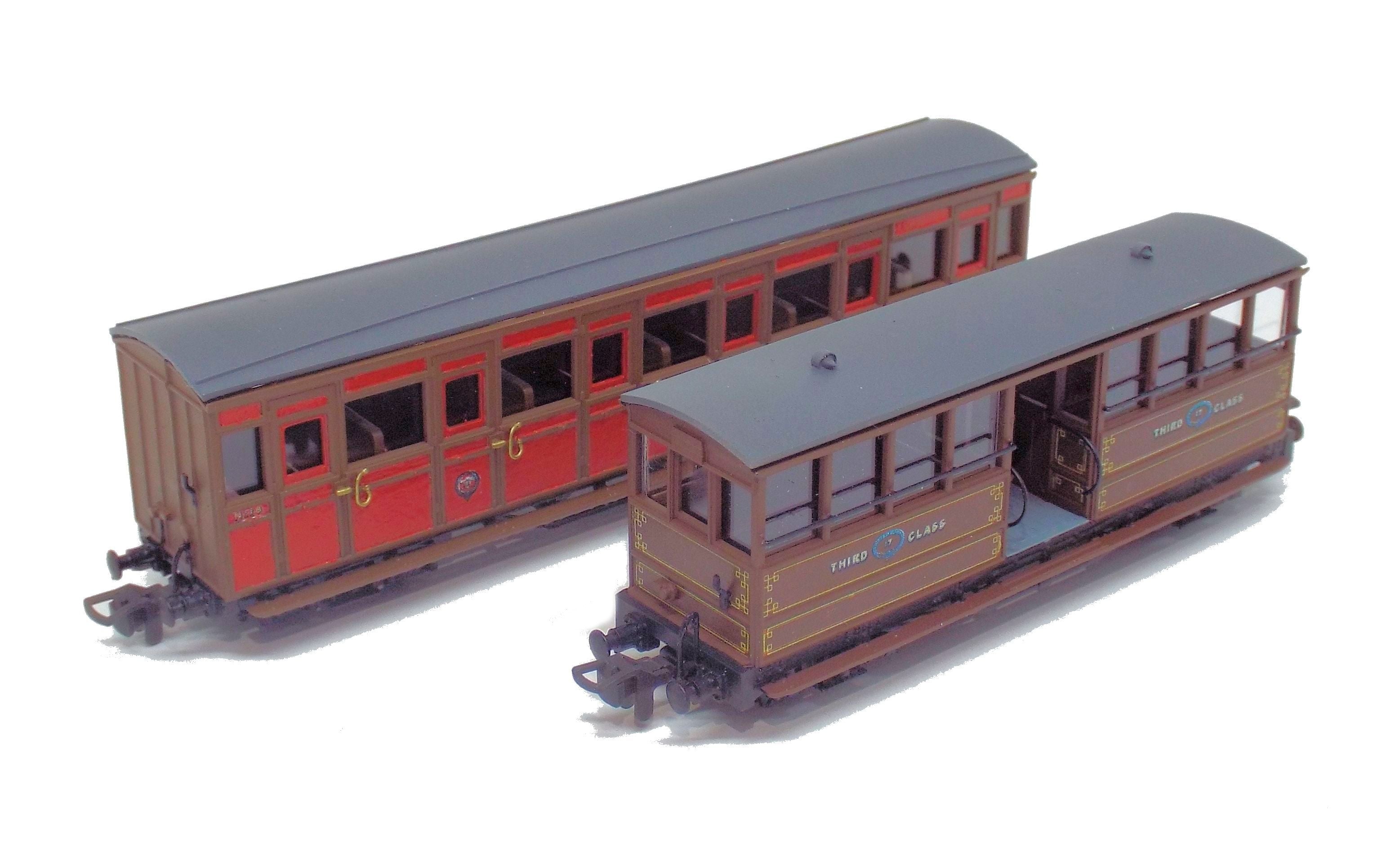 TR Carriages 17 and 18