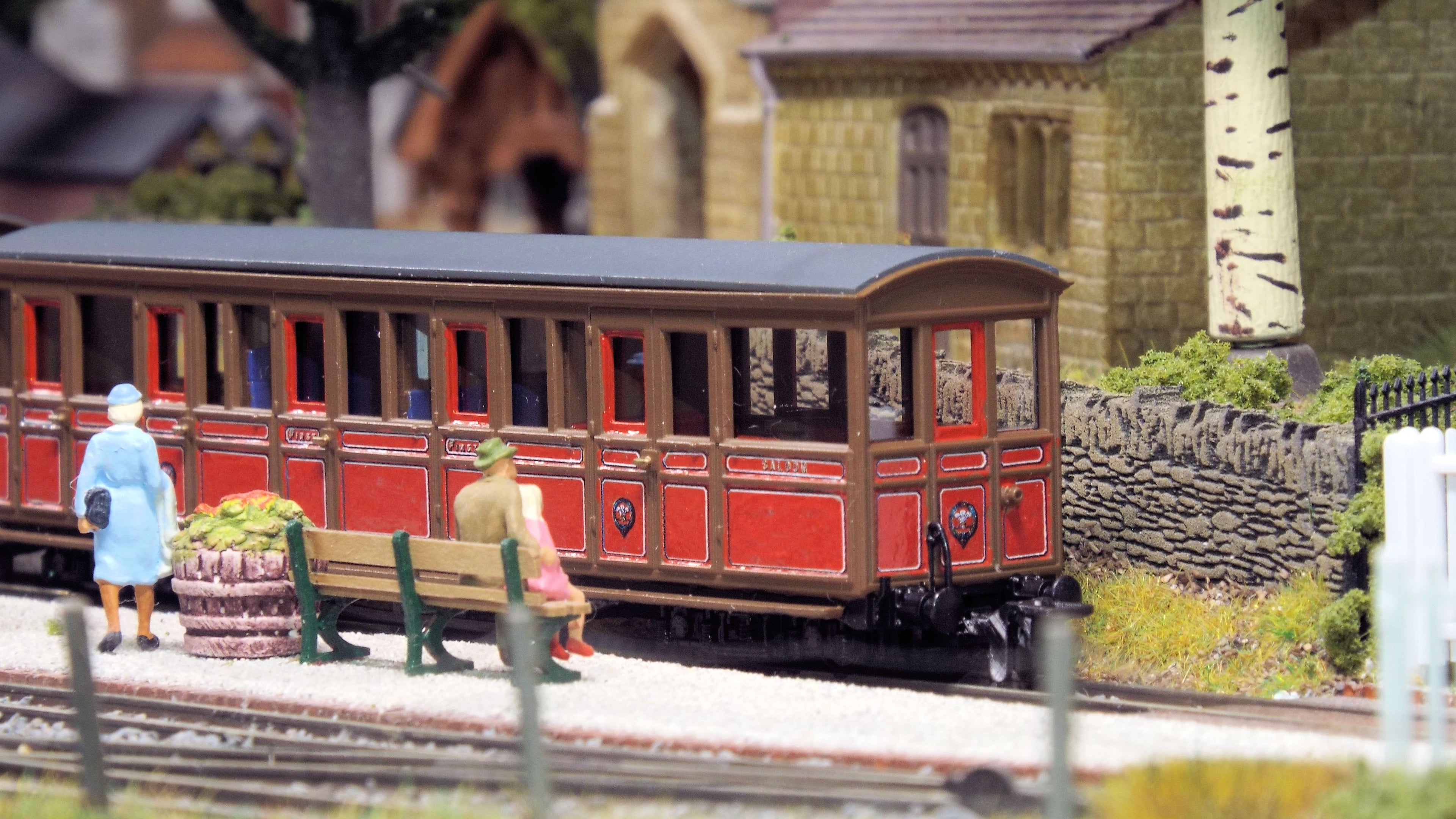 TR Carriages 24 and 25
