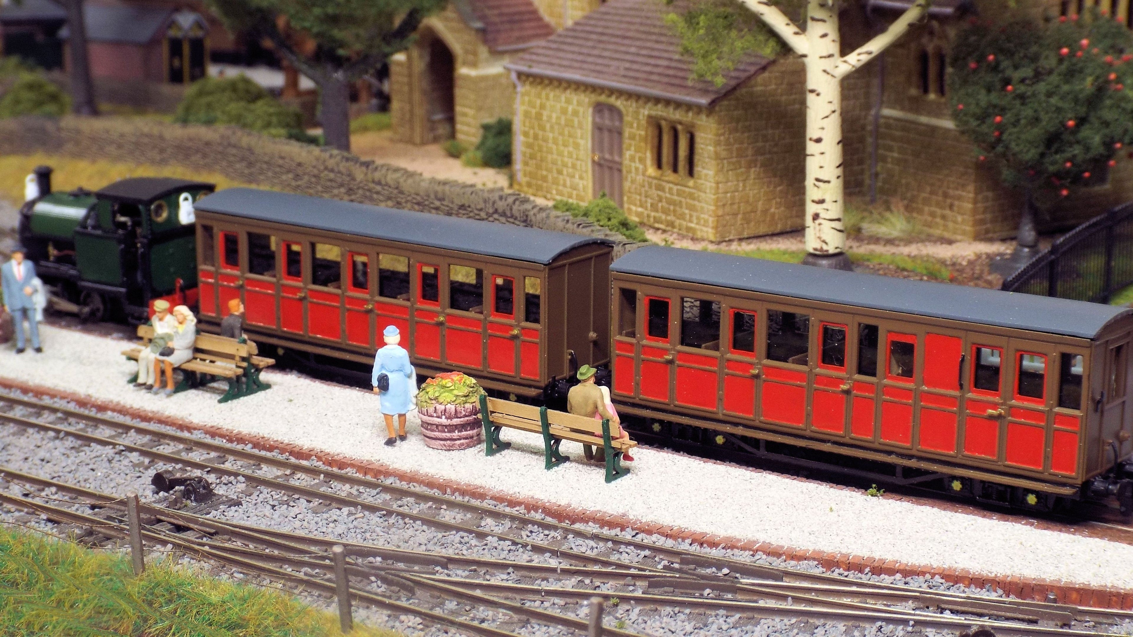 TR Carriages 9 and 10