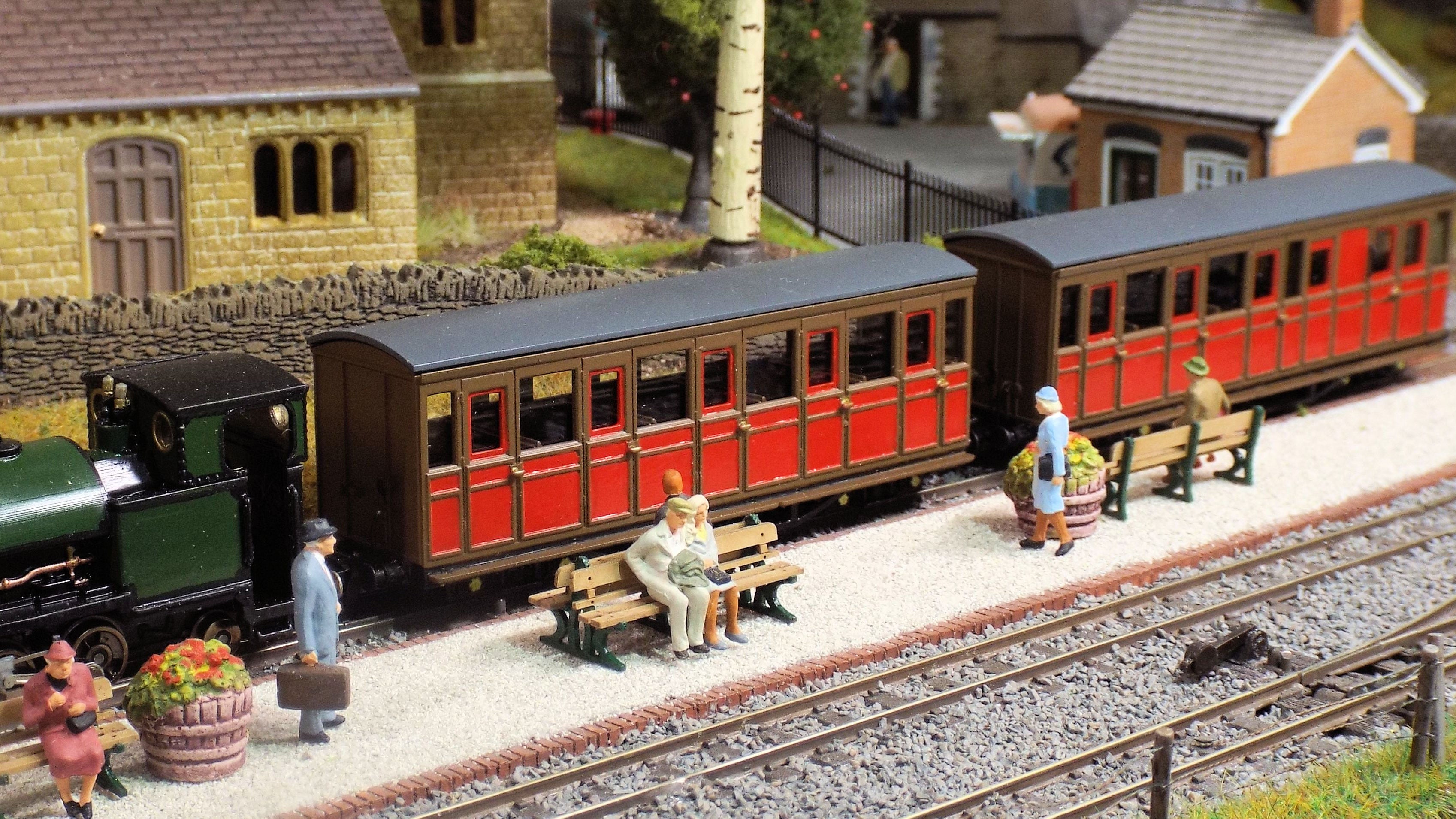 TR Carriages 9 and 10